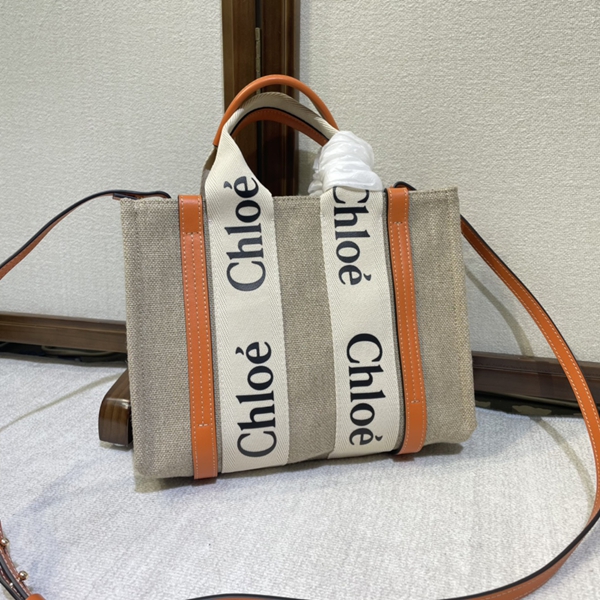 スーパーコピーブランドバッグ正面デザイン